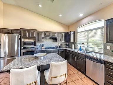 Full Kitchen