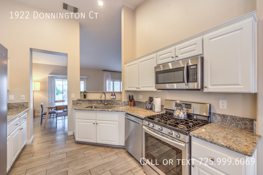 Full Kitchen